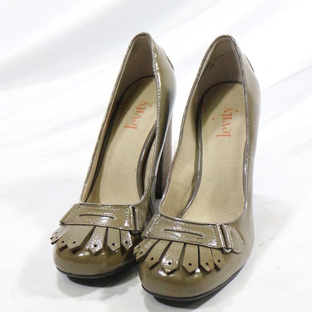 LEVITY Nicolo Taupe Patent Leather Kilted Heels - Picture 2 of 8